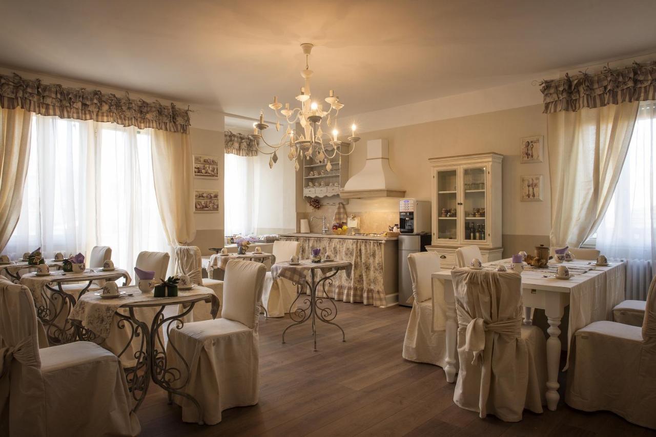 B&B Il Biancospino Аббадиа Сан Сальваторе Экстерьер фото