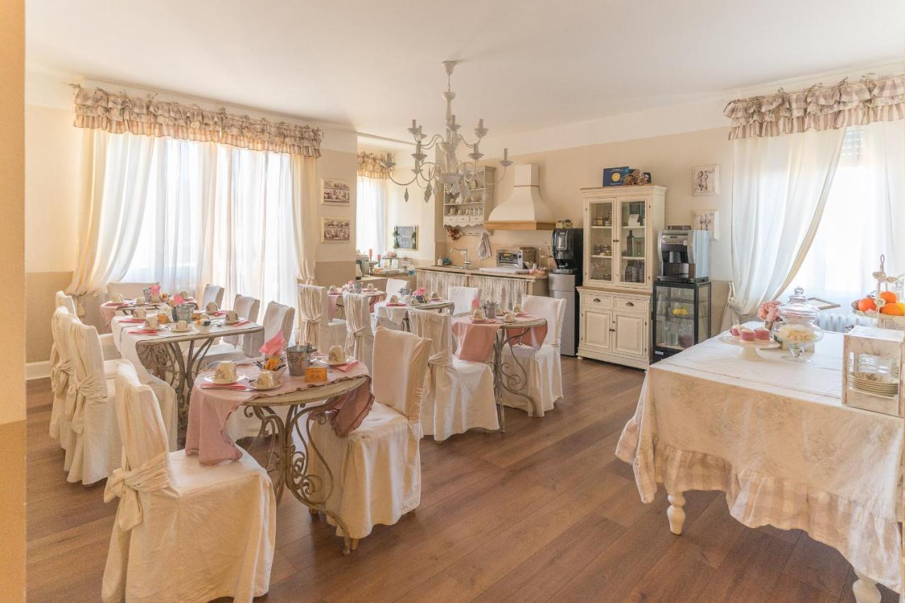B&B Il Biancospino Аббадиа Сан Сальваторе Экстерьер фото